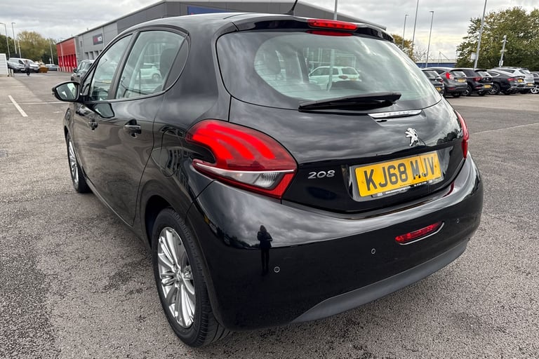 2019 Peugeot 208 1.2 PureTech Signature Euro 6 (s/s) 5dr Hatchback PETROL Manual