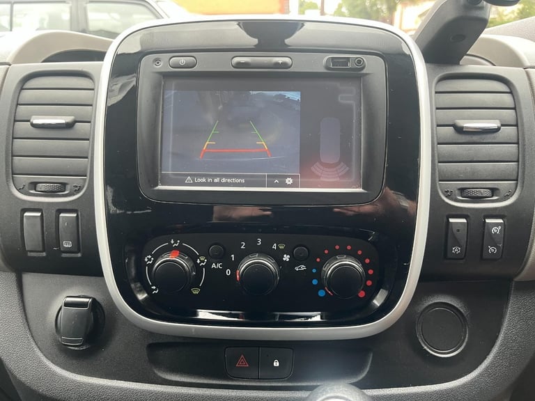 Renault Trafic LL29 Energy dCi 125 Sport Nav 6 Seat LWB Crew Van DIESEL 2019/19