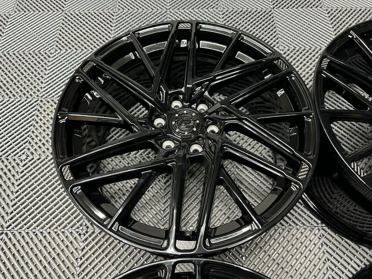 19" Motion R VS8 Alloy wheels Ford Transit Custom Van centre bore 74.5 6x120 Gloss Black