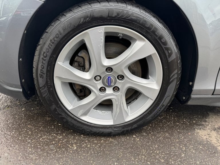 2014 Volvo V40 Cross Country 2.0 D3 Lux Nav Hatchback 5dr Diesel Geartronic Euro 5 (s/s) (150 ps)...