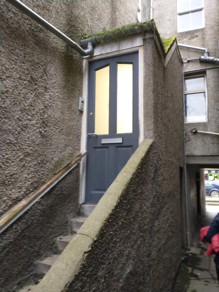 Recently Refurbished 2 Bedroom Flat to Let on Montrose High Street