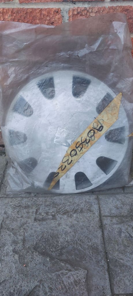 Vauxhall Carlton GL Wheeltrim,New Old Stock