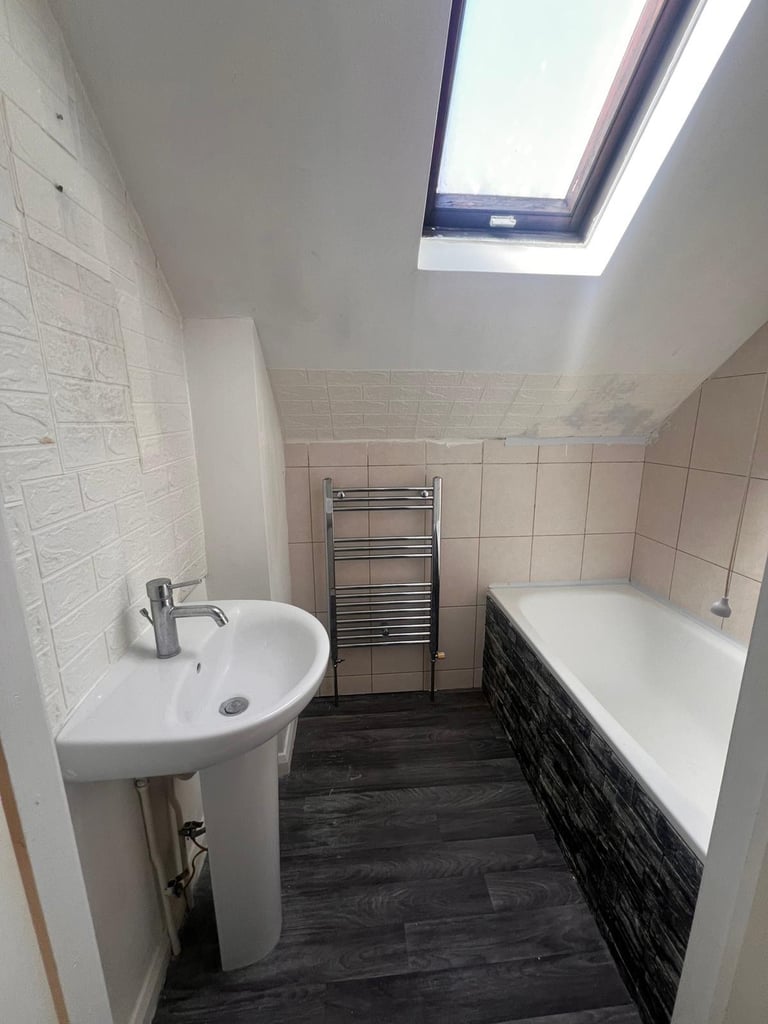 Two bedroom unfurnished flat available now Postcode PO5 1RN