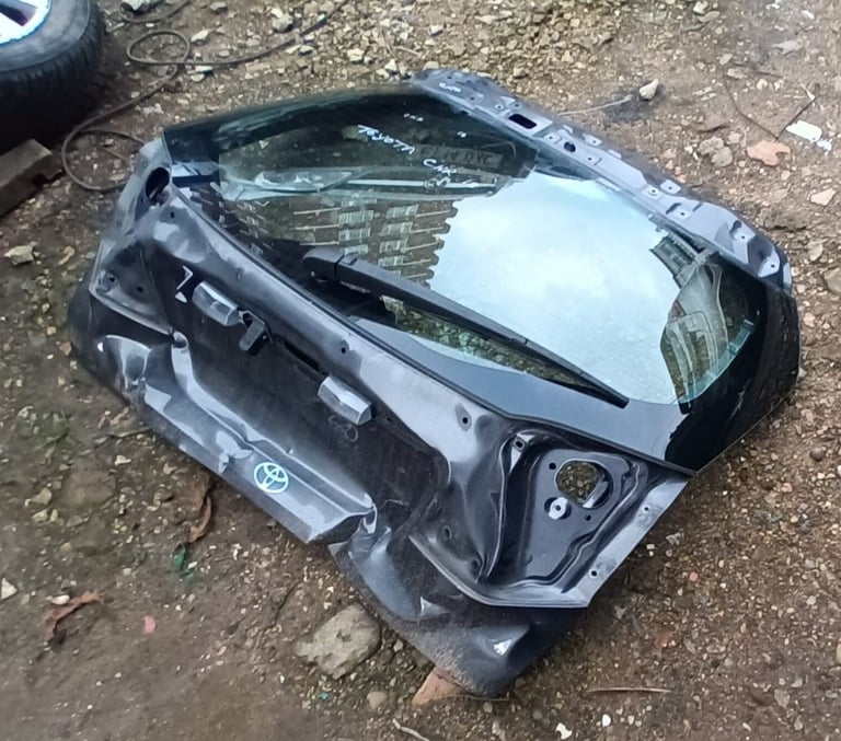 Toyota H-CR 18 Tailgate back Glass