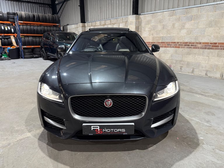2017 Jaguar XF 2.0d R-Sport Saloon 4dr Diesel Auto AWD Euro 6 (s/s) (240 ps)