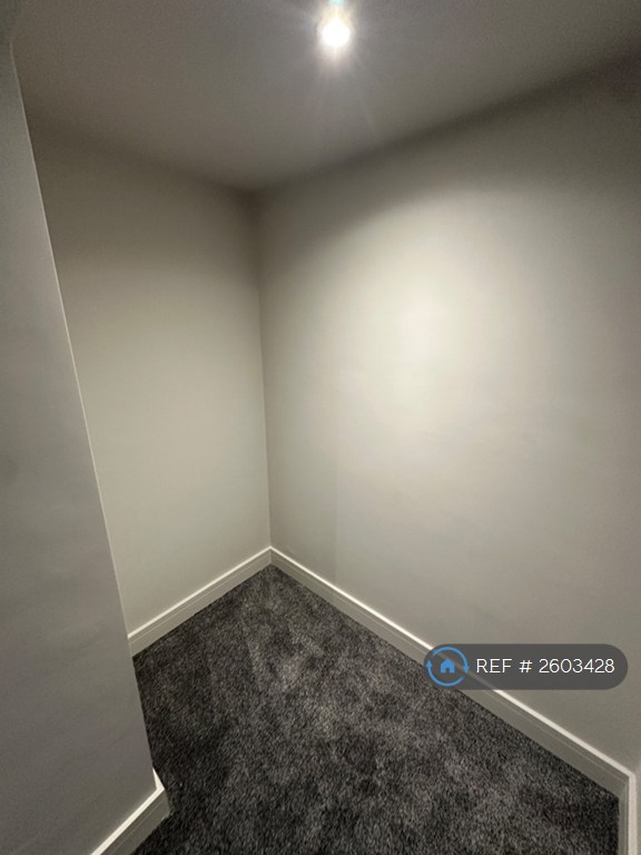 3 bedroom flat in High Street, Worksop, S80 (3 bed) (#2603428)