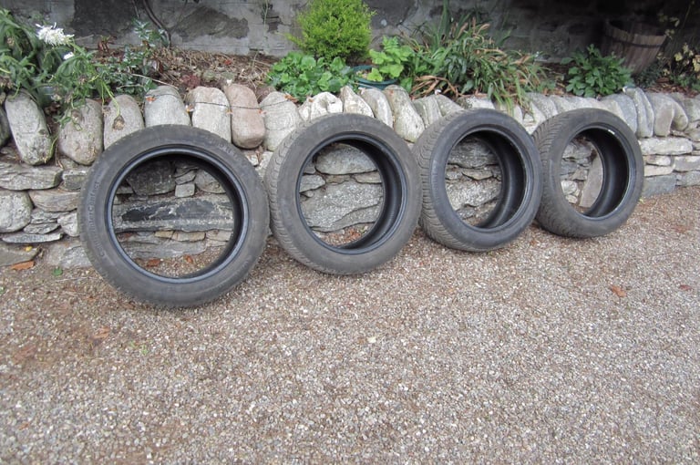 image for Winter Tyres 225/50 x 17 'V' Continental