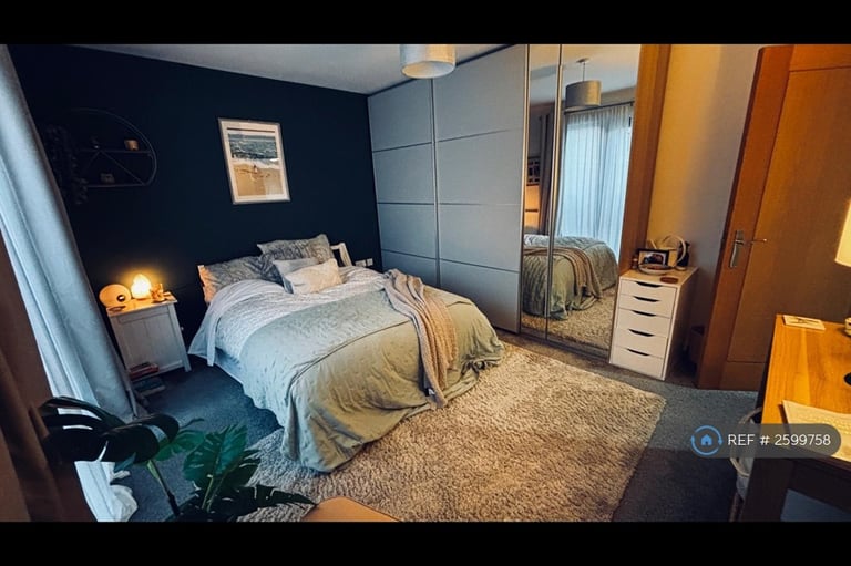 1 bedroom flat in St. Margarets Court, Maritime Quarter, Swansea, SA1 (1 bed) (#2599758)