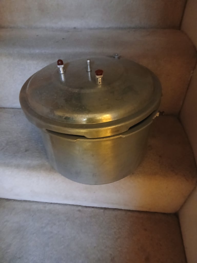 Free pressure cooker