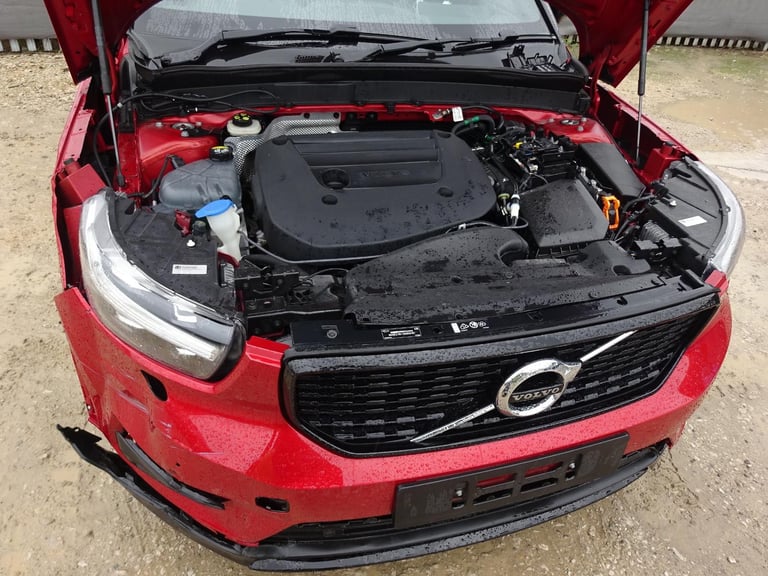 2021 70 REG VOLVO XC40 R-DESIGN B4 AWD AUTO DAMAGED REPAIRABLE SALVAGE