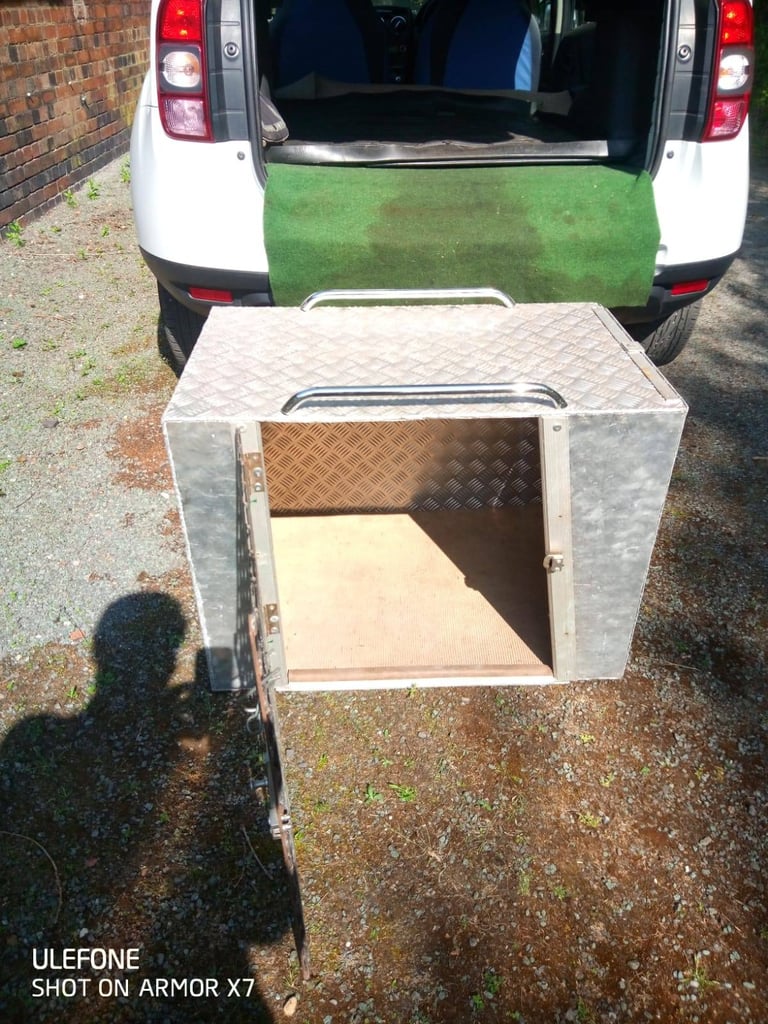 Aluminium Dog Box