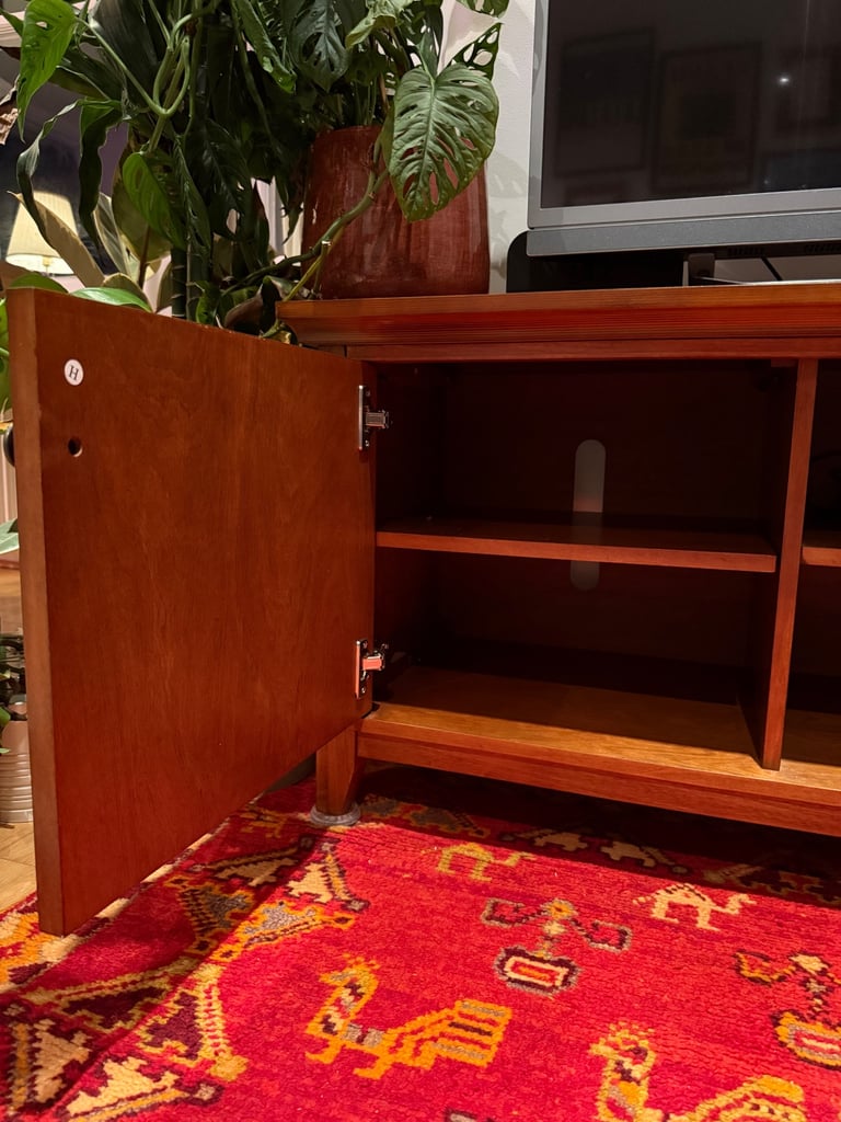 Gorgeous wood TV stand - excellent condition
