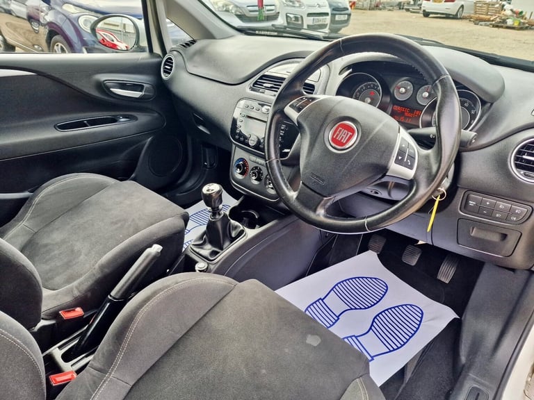 2014 Fiat Punto 1.2 Easy 3dr HATCHBACK Petrol Manual