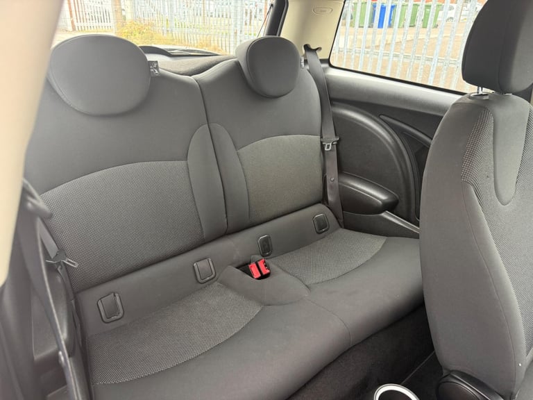 2011 MINI Hatch 1.6 Cooper Euro 5 (s/s) 3dr HATCHBACK Petrol Manual