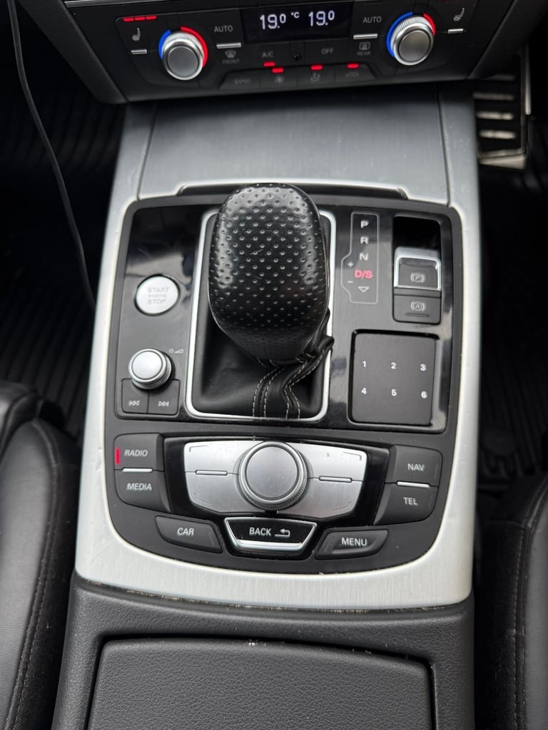 Audi A6 2.0 TDI S - LINE QUATTRO 190 BHP/ AUTO / LEATHER 
