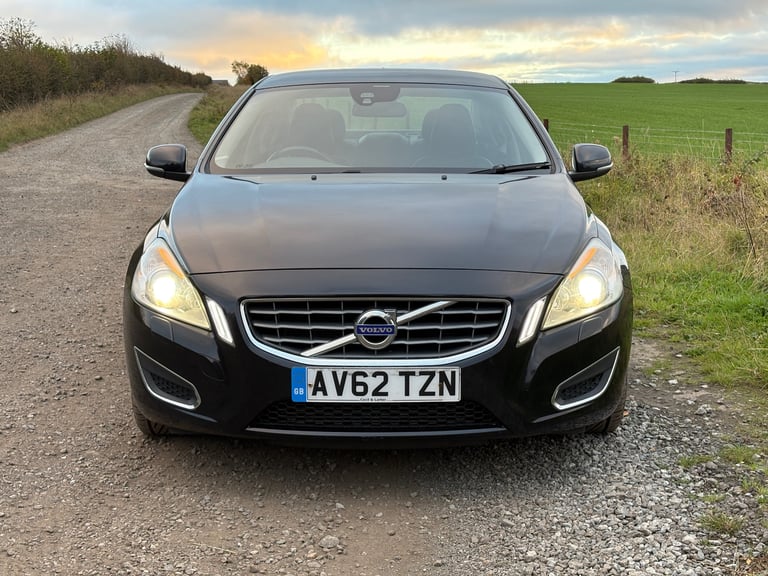 image for Volvo, S60, Saloon, 2012, Semi-Auto, 1984 (cc), 4 doors