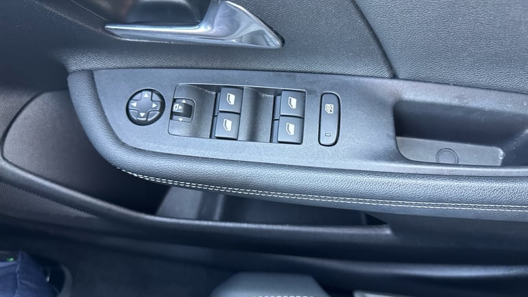 2022 Vauxhall Mokka 1.2 Turbo SRi Premium SUV 5dr Petrol Auto Euro 6 (s/s) (130 ps) SUV Petrol Au...