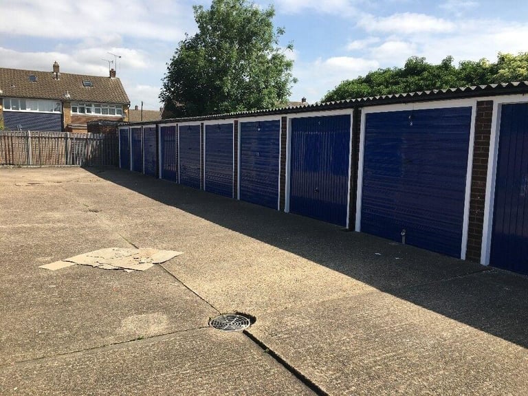 Garages to rent Lowlands Gardens (off London Road) Romford, RM7 9NL