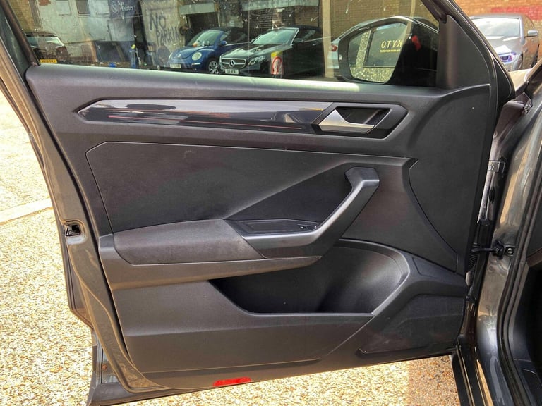 2019 Volkswagen T-Roc 1.5 TSI EVO SEL DSG Euro 6 (s/s) 5dr HATCHBACK Petrol Automatic