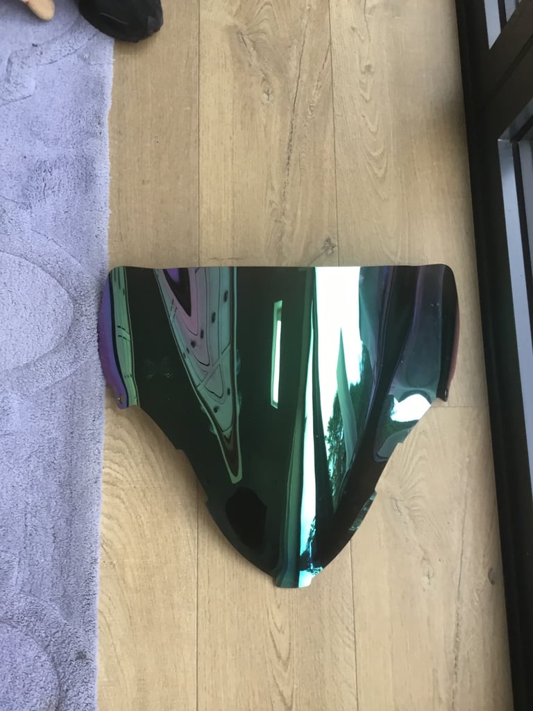 Air blade racing screen