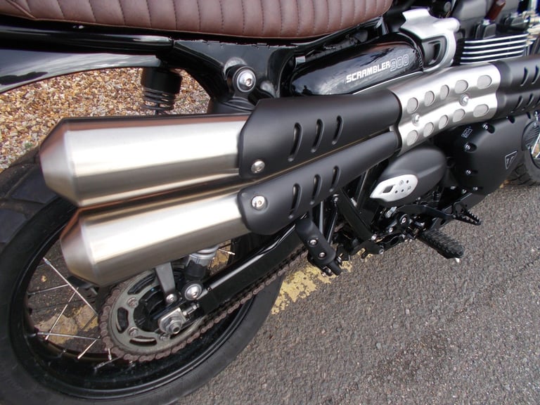 2024 TRIUMPH SCRAMBLER 900