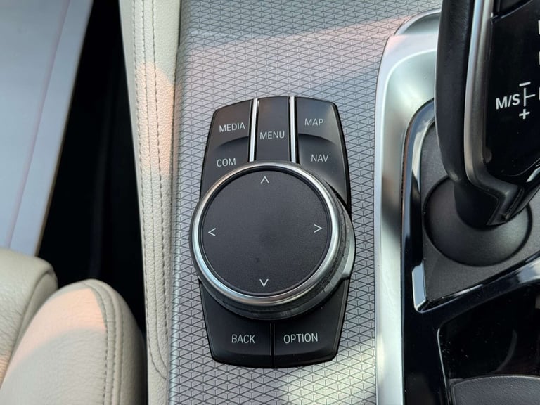 2018 BMW 5 Series 520d xDrive M Sport 5dr Auto ESTATE DIESEL Automatic