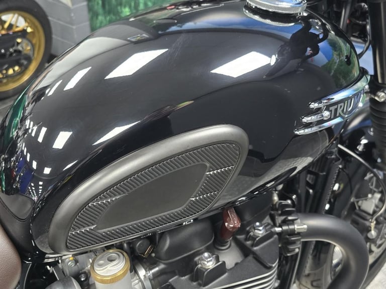 TRIUMPH BONNEVILLE T120