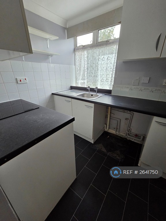 1 bedroom flat in White Lodge Court, Winchelsea Beach, Winchelsea, TN36 (1 bed) (#2641750)