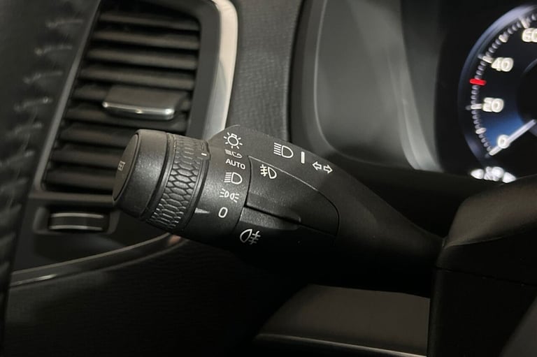 2020 69 VOLVO XC90 2.0 B5 MHEV MOMENTUM SUV 5DR DIESEL HYBRID AUTO 4WD EURO 6 (S