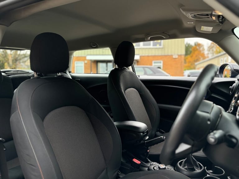 2019 MINI Cooper 1.5 Cooper Classic II 3dr [Nav Pack] Hatchback Petrol Manual