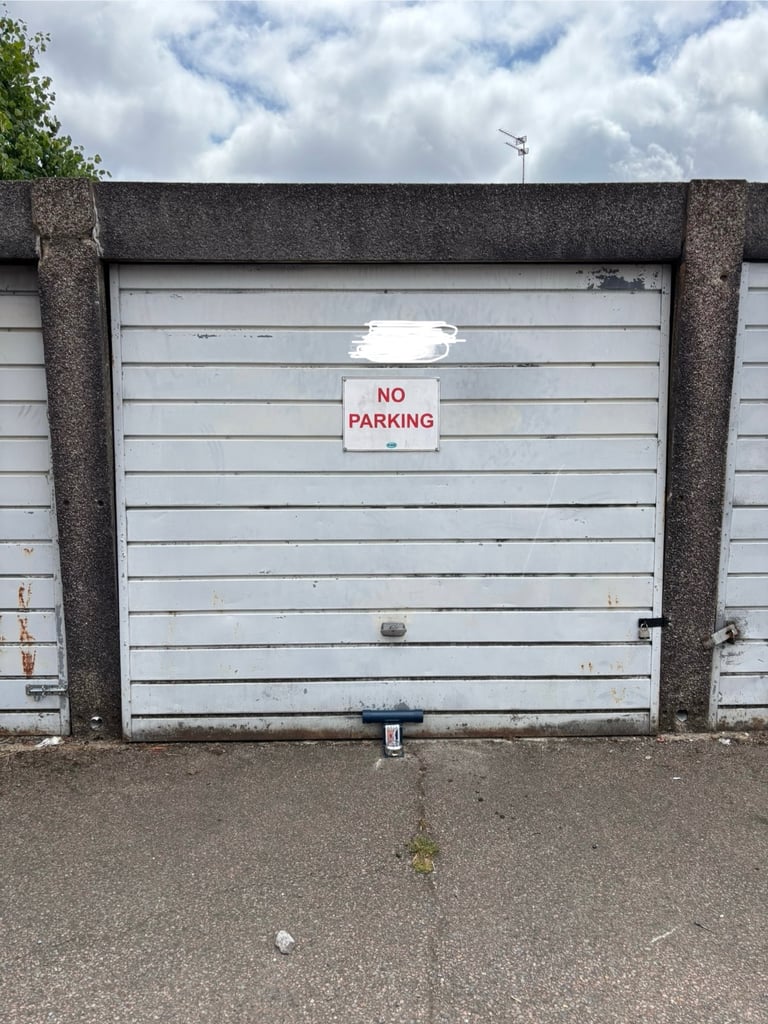 a garage to rent