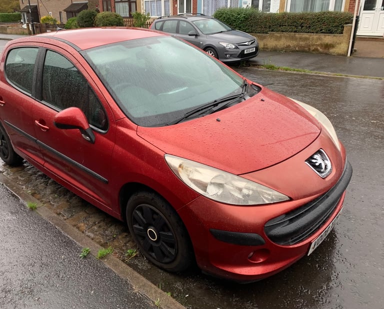 2008 Peugeot 207 1.4 petrol 5 speed manual 46,000 miles 2 remote keys