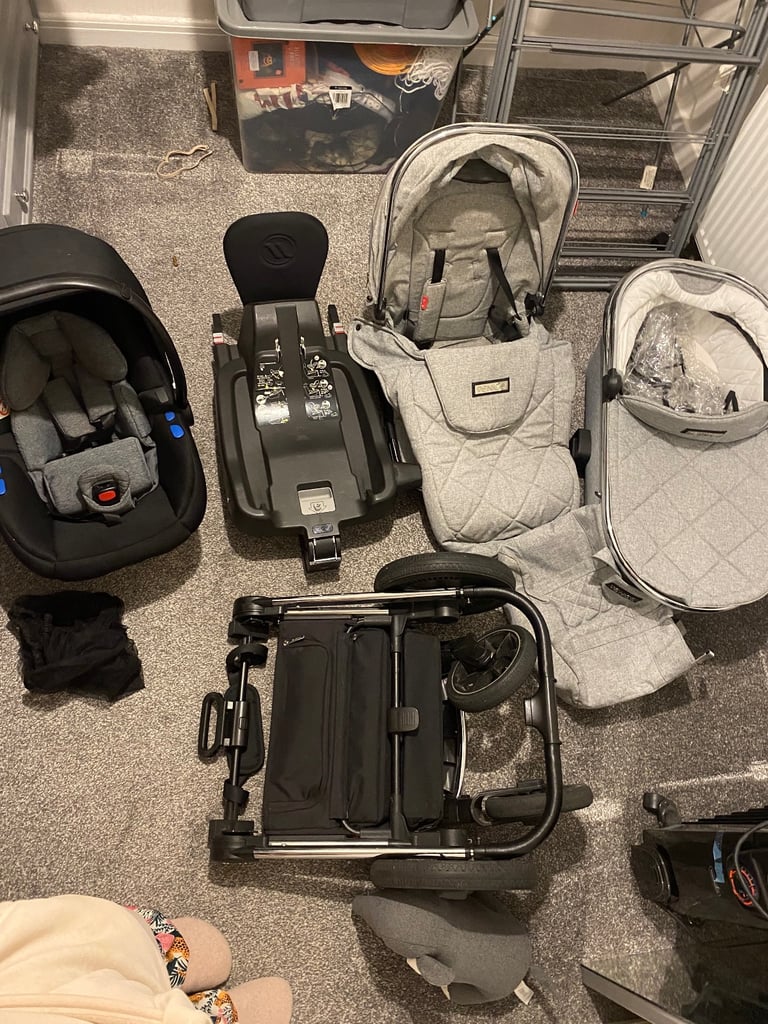 Venicci Tinum Pram Stroller Car Seat
