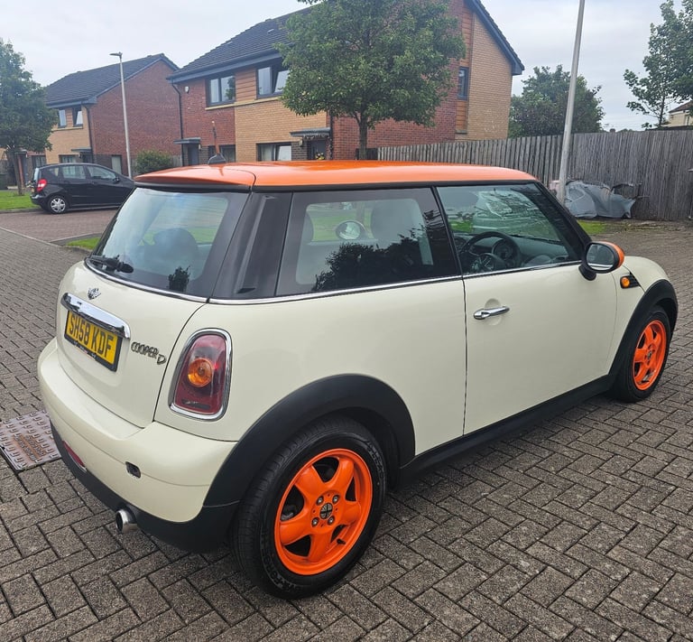 MINI COOPER D. 72MPG ONLY £20 PER YEAR ROAD TAX. 