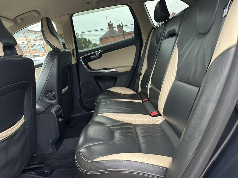 2025 Volvo XC60 2.0 T5 R-Design Premium SUV 5dr Petrol Powershift Euro 5 (240 ps) PETROL Automatic