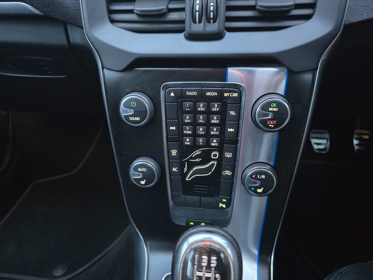 2013 Volvo V40 D3 R DESIGN 5dr HATCHBACK Diesel Manual