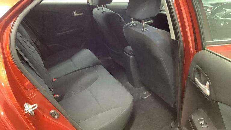 HONDA CIVIC 1.8 i-VTEC SE Plus Auto Euro 5 5dr 2015