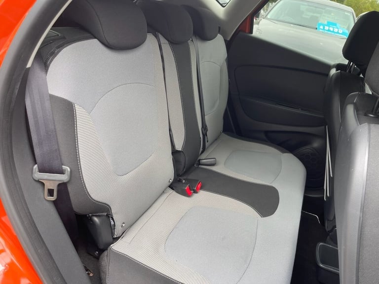 2014 Renault Captur 1.5 dCi Dynamique S MediaNav SUV 5dr Diesel EDC Euro 5 (90 ps) HATCHBACK Dies...