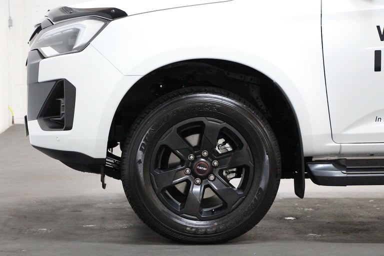 2025 Isuzu D-Max TD V-Cross Double Cab 4x4 [205] (BIG SPEC, FREE MAINLAND UK DELIVERY !!) Pick Up...