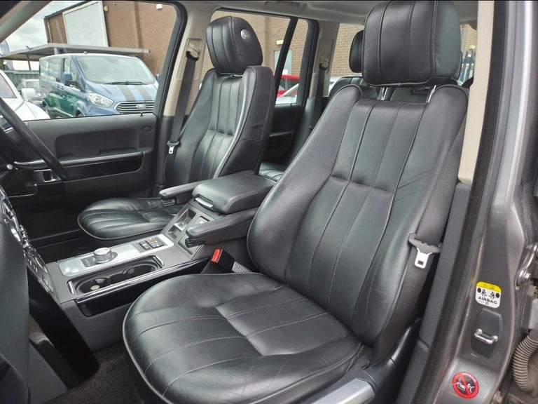 60 2010 LAND ROVER RANGE ROVER 4.4 TDV8 VOGUE AUTO