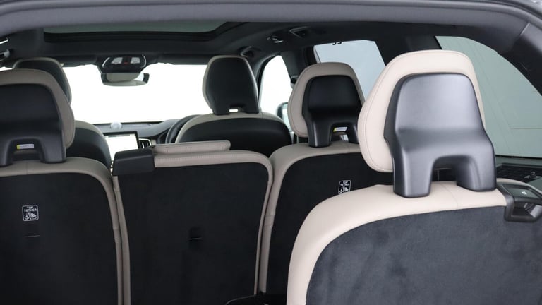 2025 Volvo XC90 T8 PHEV AWD Ultra Dark (Sunroof, 360 Camera, Bowers &amp; Wilkins Sound) ESTATE P...