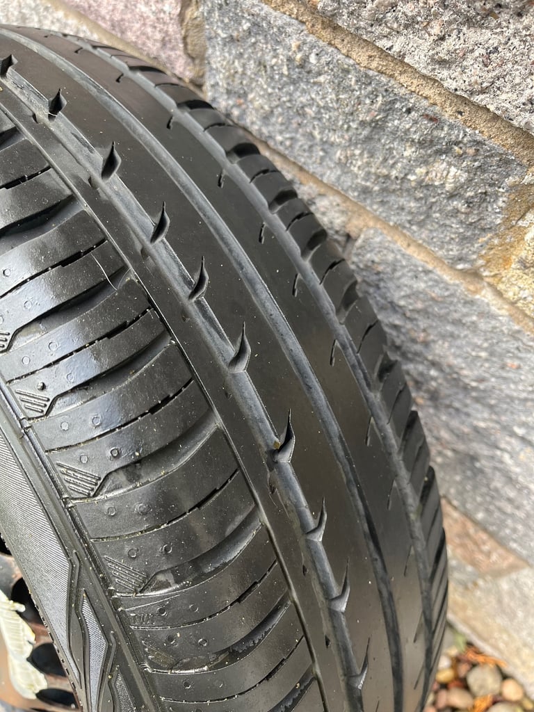 image for 185x65x15 CONTINETAL TYRE BARGAIN