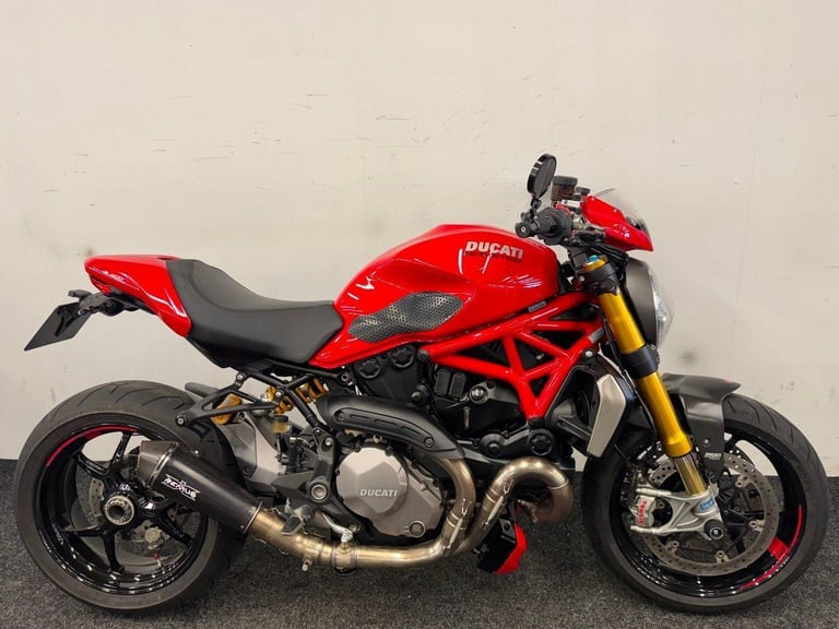 DUCATI M1200S ** 12 MONTH MOT - REMUS EXHAUST - QUICKSHIFTER **
