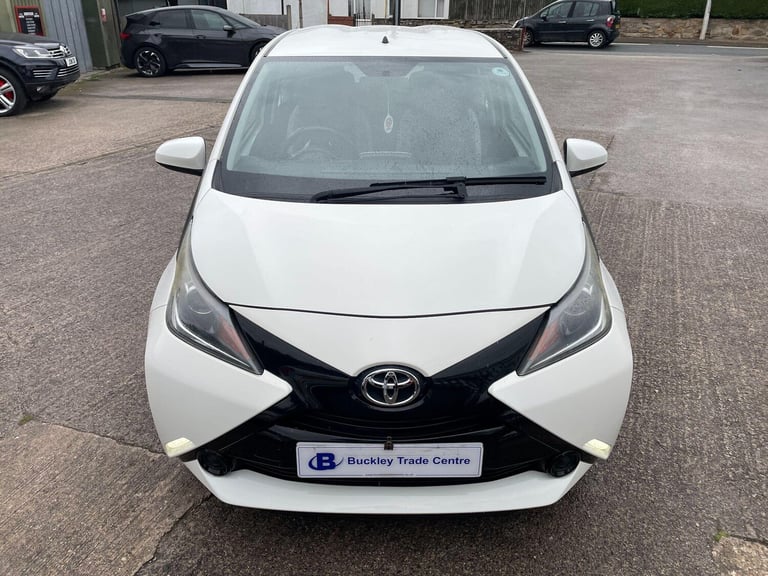  Toyota AYGO 1.0 VVT-i x-play Euro 5 5dr Euro 5 Petrol Manual