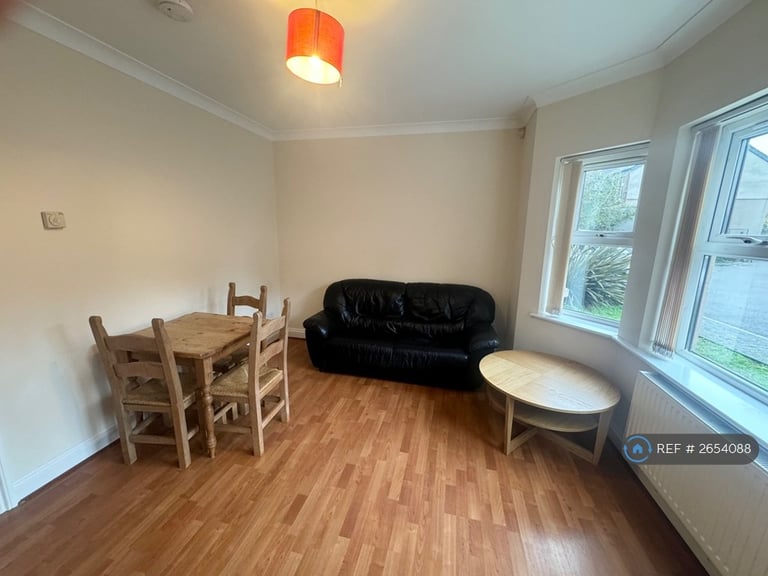 1 bedroom flat in St. Josephs Court, Gabalfa, Cardiff, CF14 (1 bed) (#2654088)