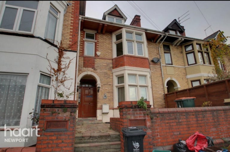 5 Bed house opposite the train station 