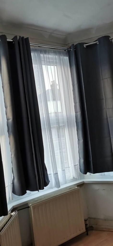 1 big bedroom to rent in North Greenwich next to IKEA. Microwave Cooking Only!