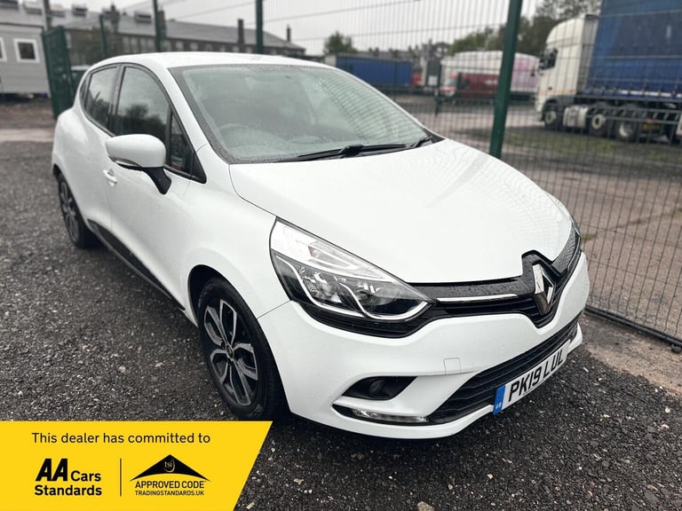 image for 2019 Renault Clio 0.9 TCe Play Euro 6 (s/s) 5dr HATCHBACK Petrol Manual