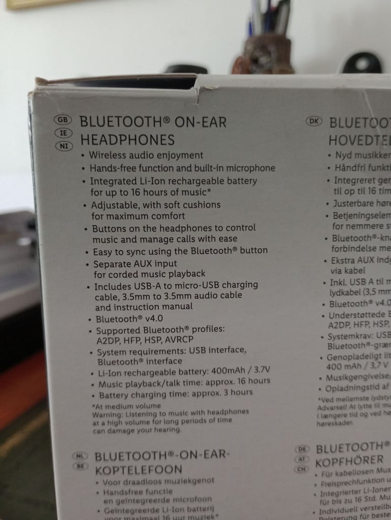 BRAND NEW HEADPHONES.