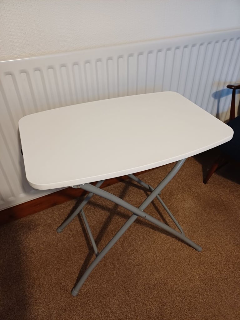 Foldable table 2 height settings 